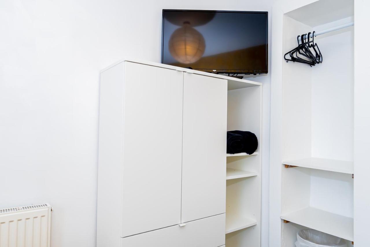 Shirley House 3, Guest House, Self Catering, Self Check In With Smart Locks, Use Of Fully Equipped Kitchen, Close To City Centre, Ideal For Longer Stays, Walking Distance To Bat, 20 Min Drive To Fawley Refinery, Excellent Transport Links 南安普敦 外观 照片