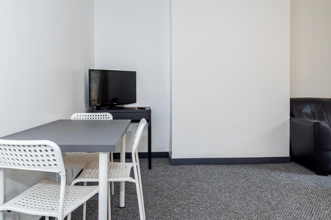 Shirley House 3, Guest House, Self Catering, Self Check In With Smart Locks, Use Of Fully Equipped Kitchen, Close To City Centre, Ideal For Longer Stays, Walking Distance To Bat, 20 Min Drive To Fawley Refinery, Excellent Transport Links 南安普敦 外观 照片