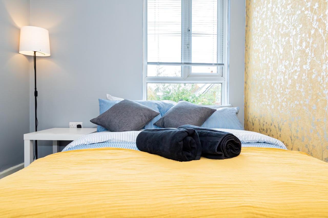 Shirley House 3, Guest House, Self Catering, Self Check In With Smart Locks, Use Of Fully Equipped Kitchen, Close To City Centre, Ideal For Longer Stays, Walking Distance To Bat, 20 Min Drive To Fawley Refinery, Excellent Transport Links 南安普敦 外观 照片
