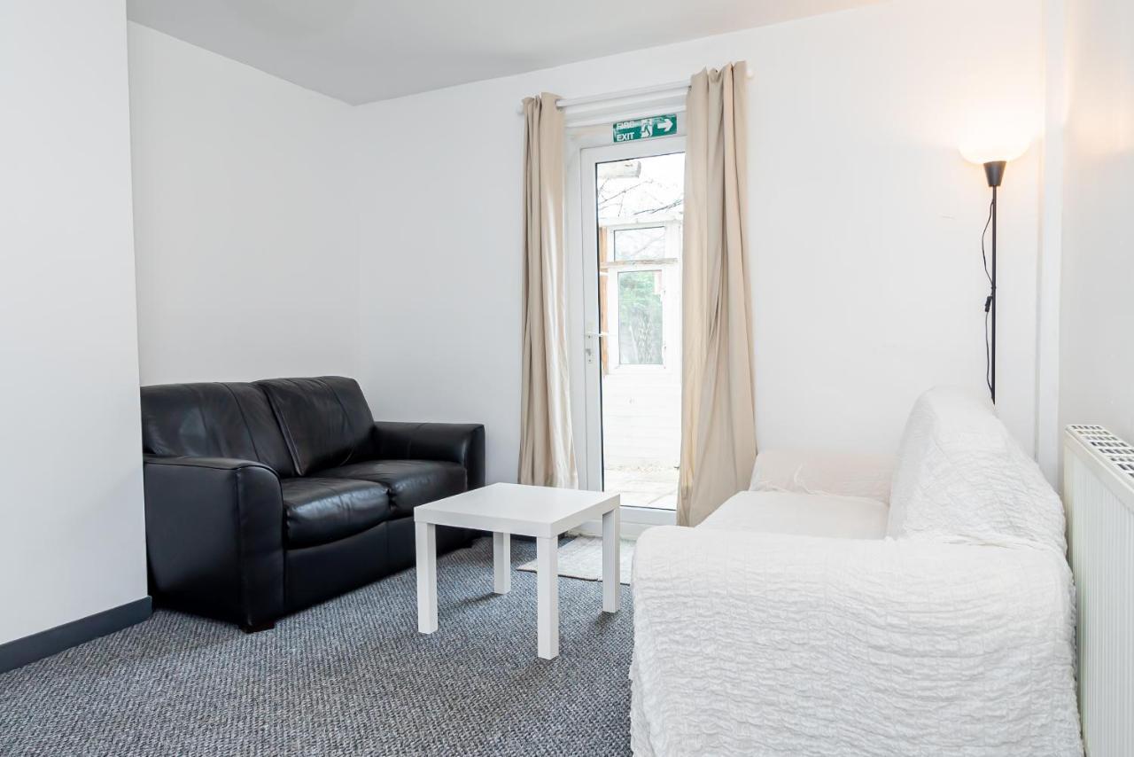 Shirley House 3, Guest House, Self Catering, Self Check In With Smart Locks, Use Of Fully Equipped Kitchen, Close To City Centre, Ideal For Longer Stays, Walking Distance To Bat, 20 Min Drive To Fawley Refinery, Excellent Transport Links 南安普敦 外观 照片