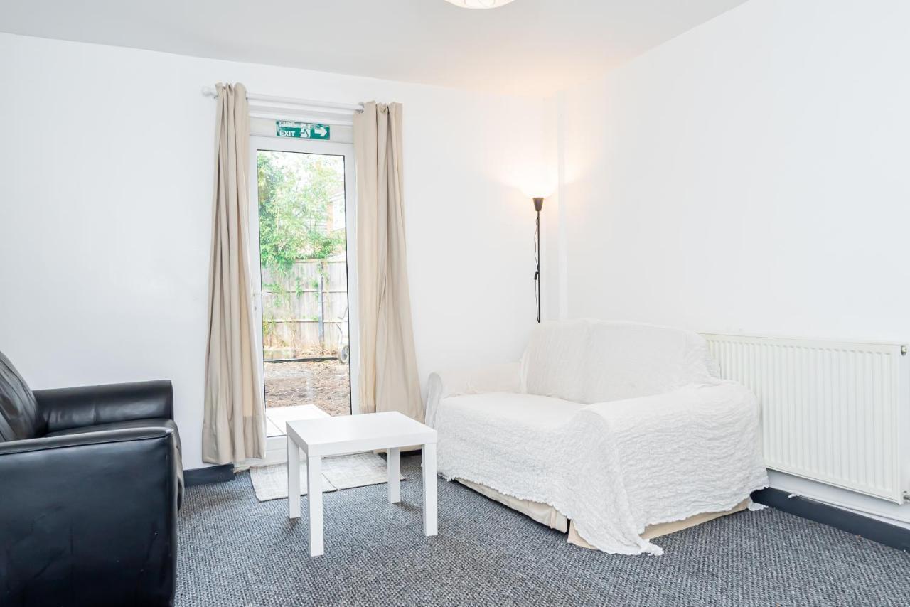 Shirley House 3, Guest House, Self Catering, Self Check In With Smart Locks, Use Of Fully Equipped Kitchen, Close To City Centre, Ideal For Longer Stays, Walking Distance To Bat, 20 Min Drive To Fawley Refinery, Excellent Transport Links 南安普敦 外观 照片