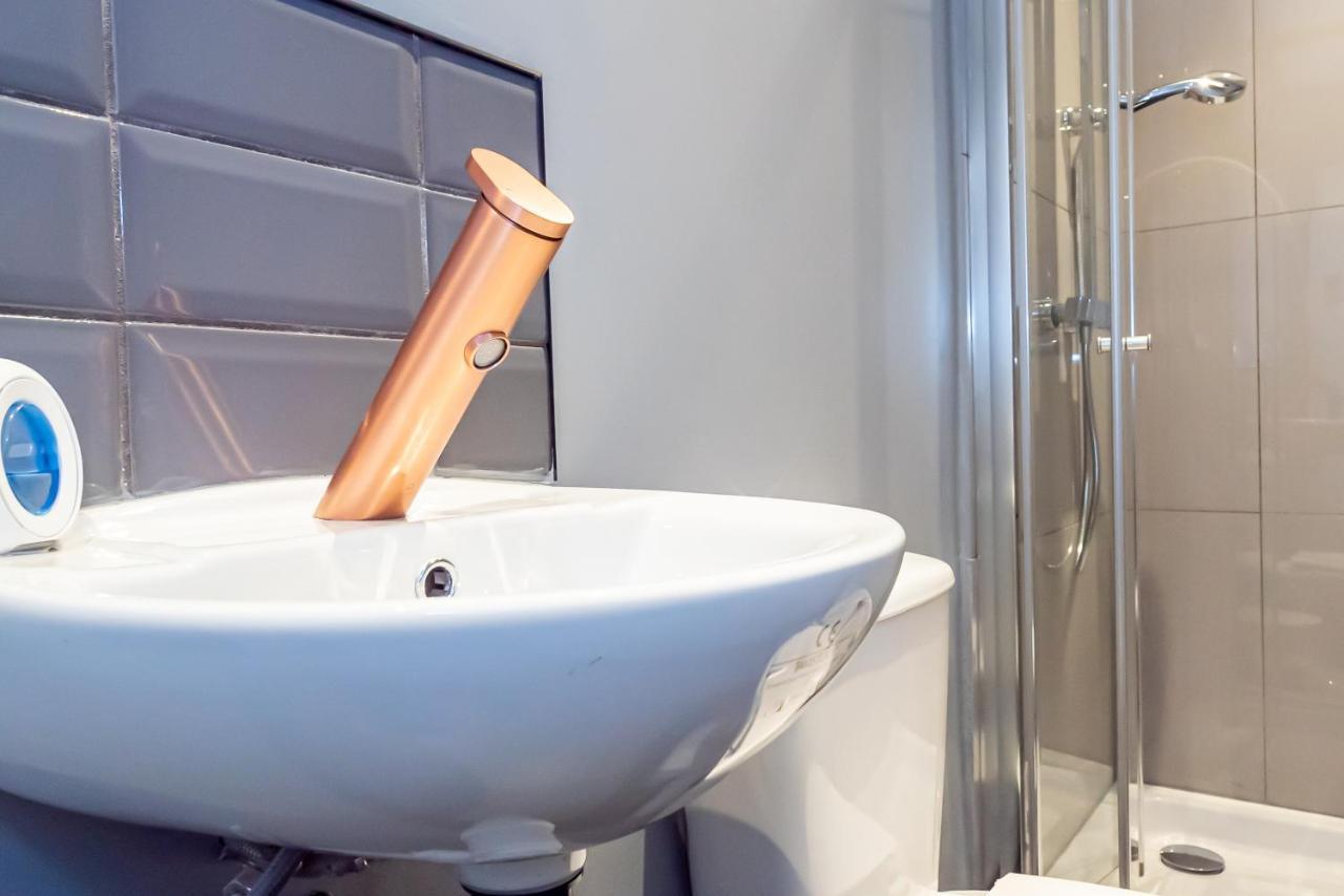 Shirley House 3, Guest House, Self Catering, Self Check In With Smart Locks, Use Of Fully Equipped Kitchen, Close To City Centre, Ideal For Longer Stays, Walking Distance To Bat, 20 Min Drive To Fawley Refinery, Excellent Transport Links 南安普敦 外观 照片